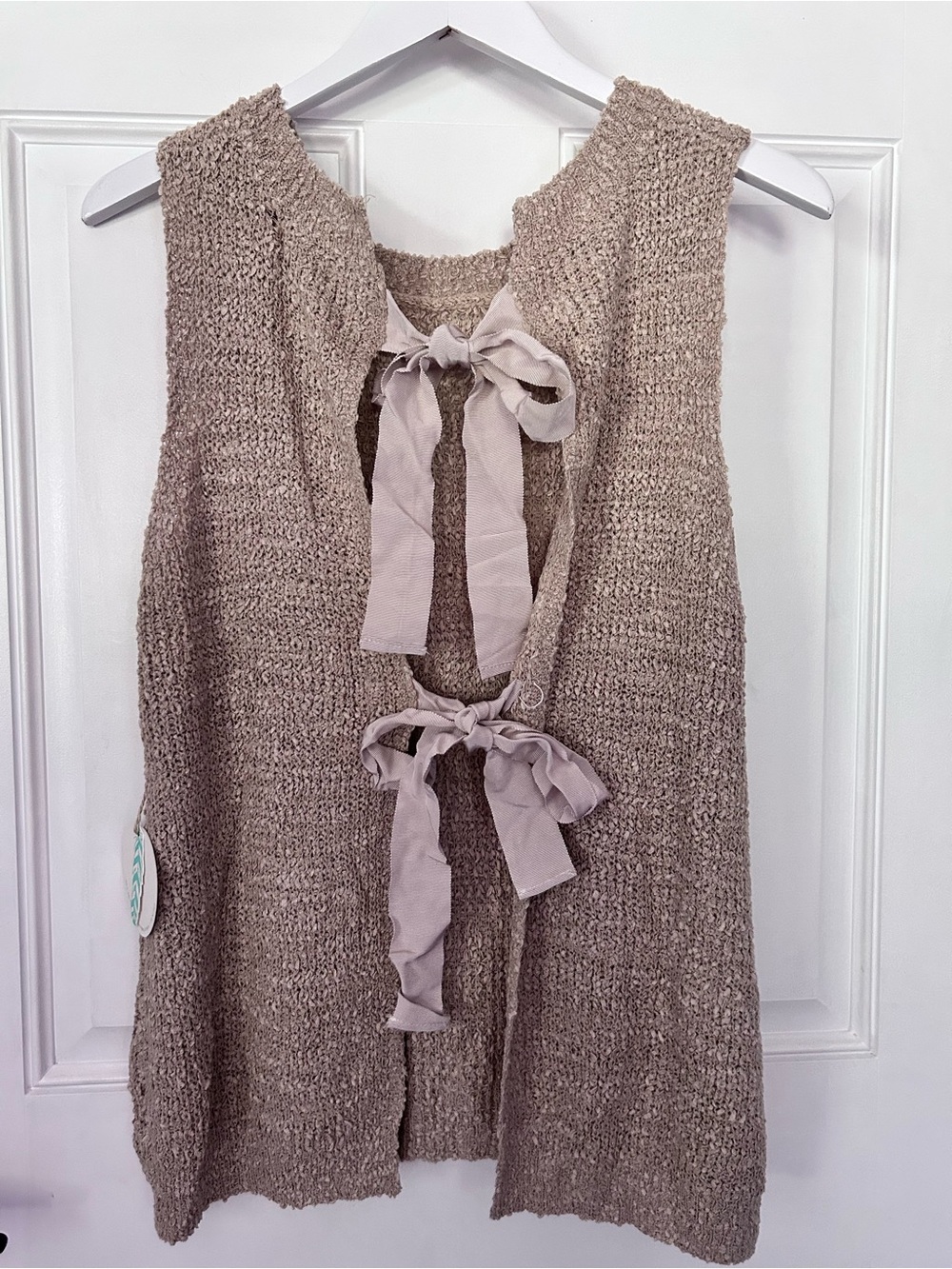 Hummingbird Knit Sleeveless Cardigan - Beige